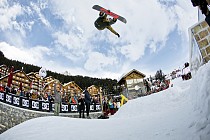 Meribel - Salto met snowboard